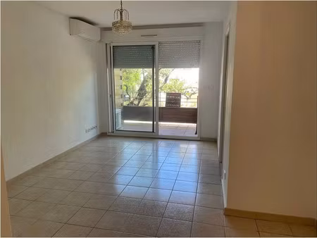 location appartement 2 pièces 33 m² à uzès (30700)  625 €