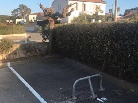 place de parking le pradet centre