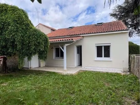 loue maison avec cour et jardin