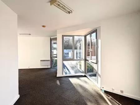 location locaux professionnels 34 m² à marcoussis (91460)  383 €