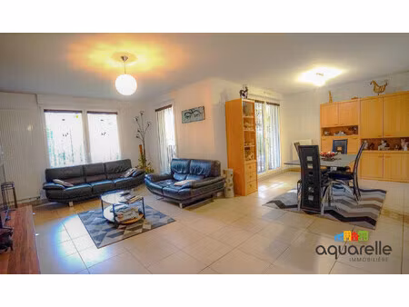 bel appartement de 3 pièces en rez-de-jardin