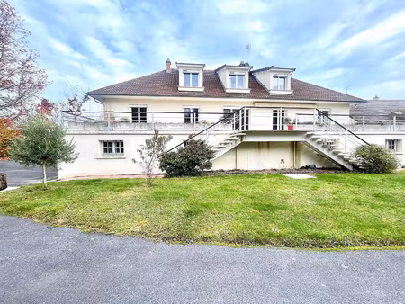 village avec la gare jusqu'à reims pour cette spacieuse mais