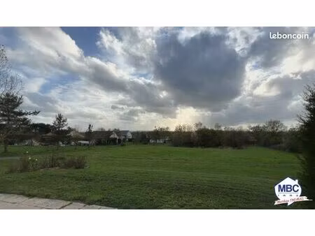 terrain 5 pièces 3500 m² loireauxence