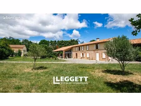 maison 10 pièces 422 m²