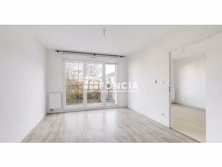 appartement t2 de 43 m2 avec balcon et place de parking