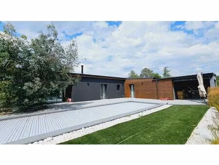 maison de plain pied de 160m² 5 pieces piscine garage