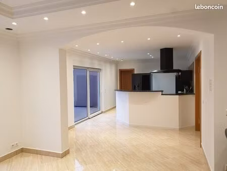 maison individuelle dans quartier résidentiel à oeting