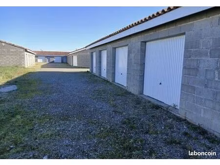 location box / garage / garde-meuble