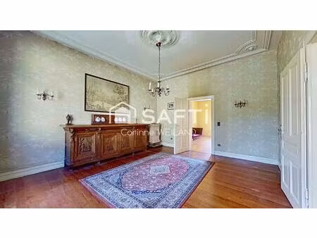 maison de maître de: 185 m²  terrain de 857 m²  6 chambres  2 garages  sous-sol complet