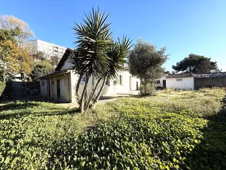 calme - aucun vis à vis - lumineuse - a rénover