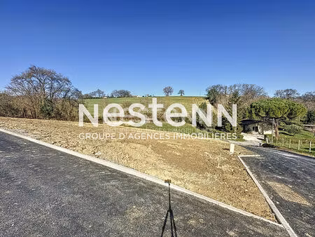 a vendre terrain constructible viabilisé auch 679 m2