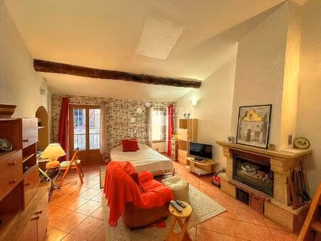 maison de village à aups avec mezzanine et revenu locatif – proche verdon