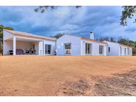 propriété d'exception avec gîtes à vendre à baudinard-sur-verdon
