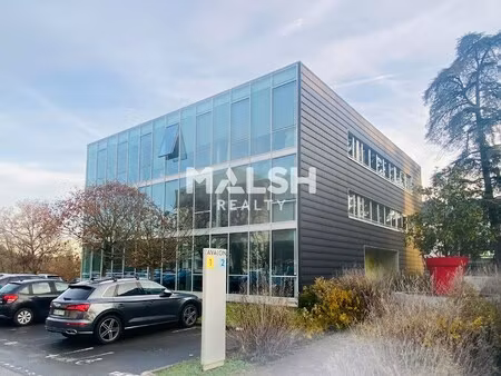 location local professionnel 162m²