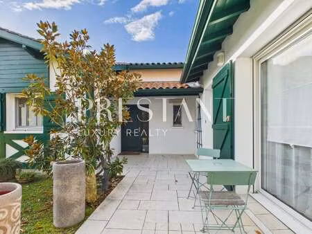 maison de luxe à vendre à villefranque : 848 000 € | 240m²
