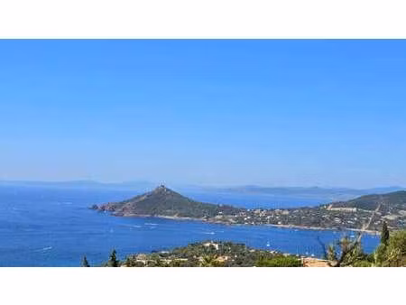 terrain avec vue sur mer à vendre à saint-raphaël : 1 250 000 € | 2183m²