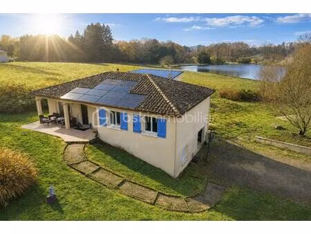 maison de 157 m² à bonnac-la-cote