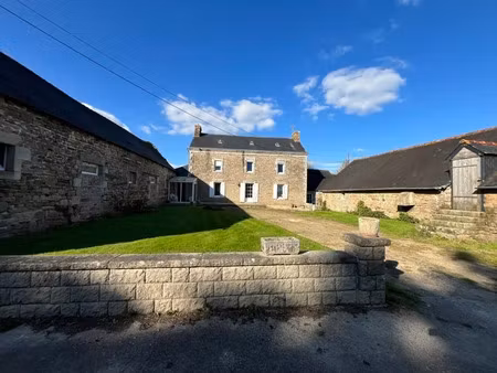 vente maison 8 pièces 172 m² à scaer (29390)  234 300 €