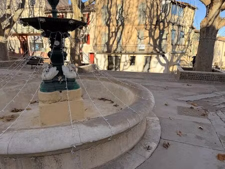 location commerce 1 pièce 33 m² à velaux (13880)