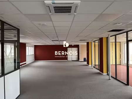 200 m² environ entièrement rénovés