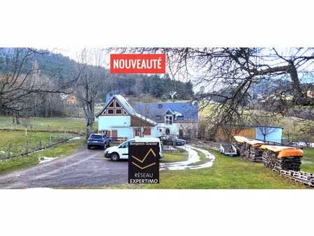 propriété composée de deux maisons d'habitations sur 50 ares de terrain