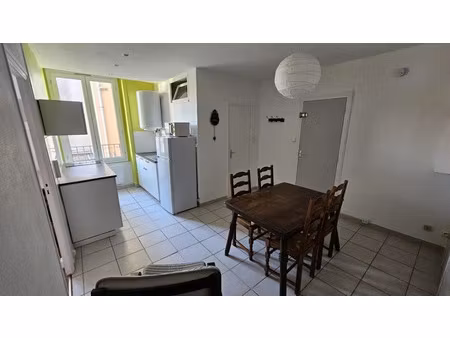 location meublée appartement 2 pièces 36 m² à saint-etienne (42000)  465 €