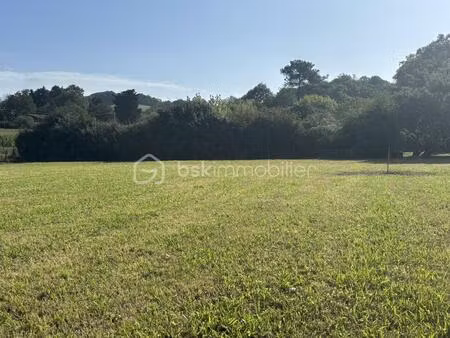 exclusif terrain constructible au coeur du pays basque