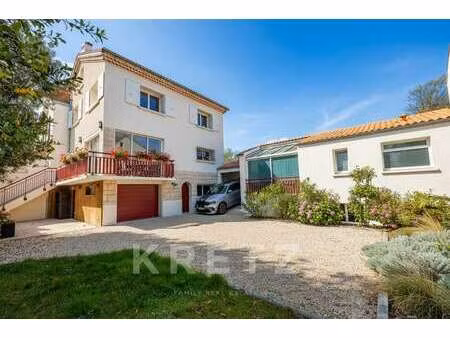 vente maison à la rochelle (17000) : à vendre / 213m² la rochelle