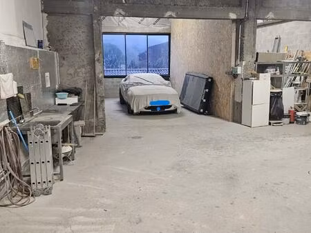 hangar de 250 m² - idéal pour stockage ou activités professionnelles