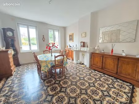 maison de ville 8 pièces 130 m²