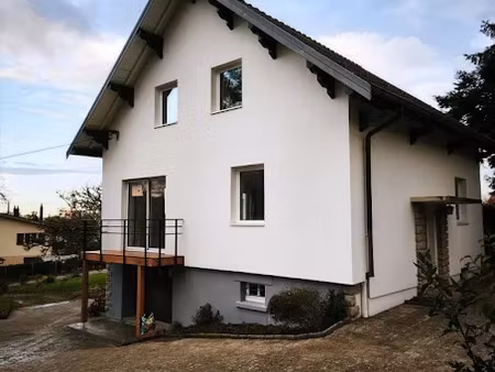 location maison 5 pièces 108 m² à perrigny (39570)  1 250 €