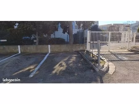 location place de parking