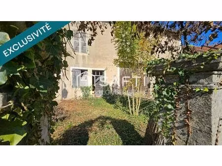 oyrieres - ancienne ferme à rénover au cœur du village