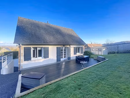 maison familiale avec sous-sol complet et grand terrain au calme - la rivière-saint-sauveu