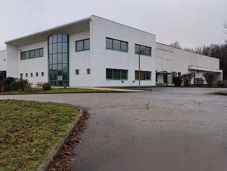 location local d'activités la creche 5 142 m²