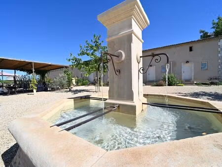 eygalières – campagne : maison t2 meublée dans mas avec prestations haut de gamme