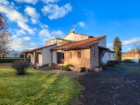 maison d'architecte sur grand terrain arboré-esprit de campagne aux portes de nantes