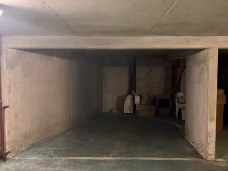 location place de parking sécurisée