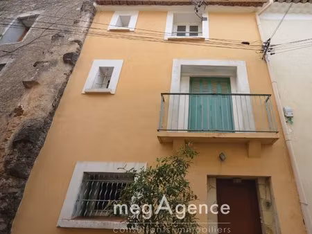 maison de village de 85m2 avec garage de 40m2 ouvrant sur un parc