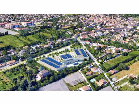 local commercial 1070 m2