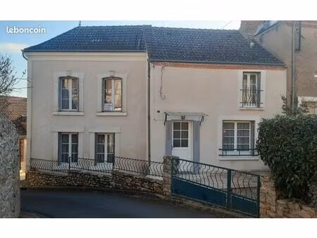maison de bourg 95m2  5 pièces