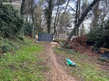 terrain plat 1000m2 clôturer avec compteur edf et eaux