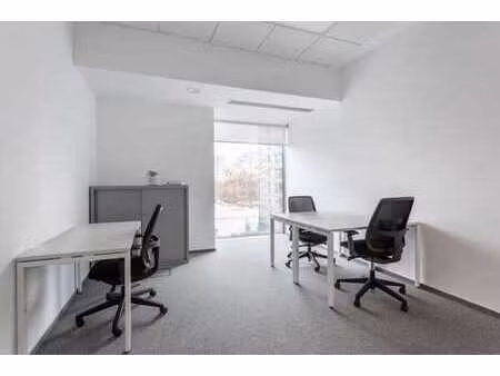 de magnifiques bureaux sur mesure pour 3 personnes à spaces
