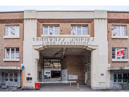 entrepôts 2 400 m² à vendre – rentabilité brute : ± 7 56 %