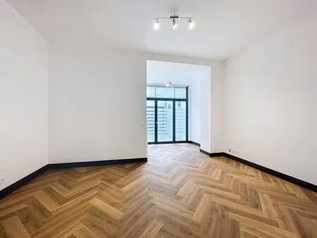 bien professionnel à louer à forest € 1.100 (liccf) - dewaele - brussels south | zimmo