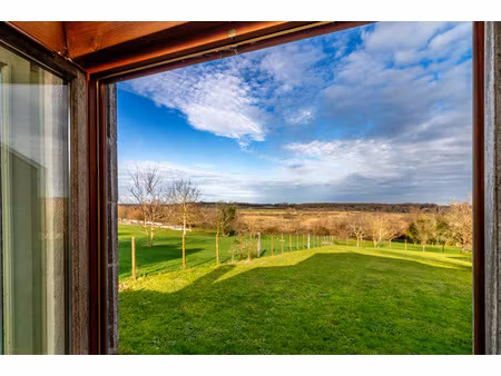 maison charentaise avec vue d'exception sur les marais et la