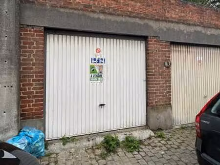 garage. offre àpd 12.000€