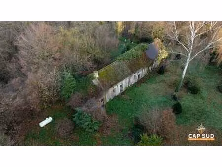 fermette d’exception à rénover – 1 08 ha de calme absolu