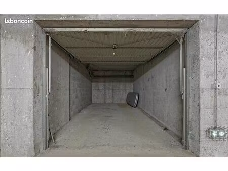 a vendre - garage sécurisé de 12m²