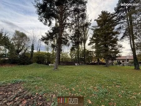 terrain 900 m² villereversure